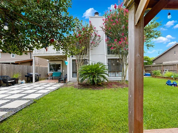 14818 Windfern Forest Dr, Houston, TX 77040