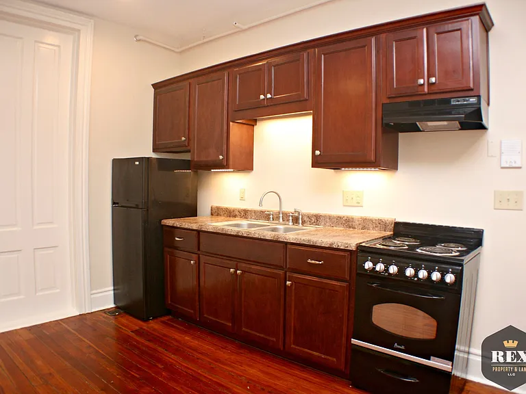 334 Greene St - Patrick-Pund House — Photo 2