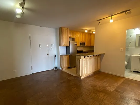 Rented by REAL New York | media 9