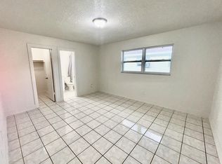 951 SW 7th St, Miami, FL 33130