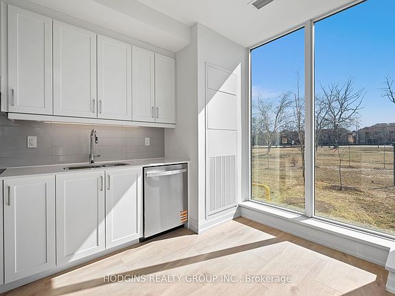 3rd image of 1035 Southdown Rd #106