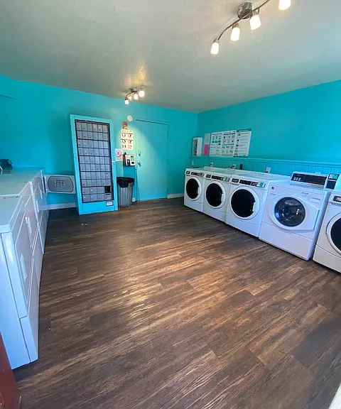 Lincoln Village Apartments — Photo 5