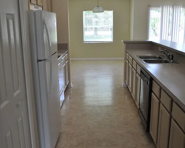 89 Berkshire Ln — Photo 5