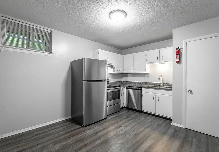 113 Goodson Ave #10 — Photo 2