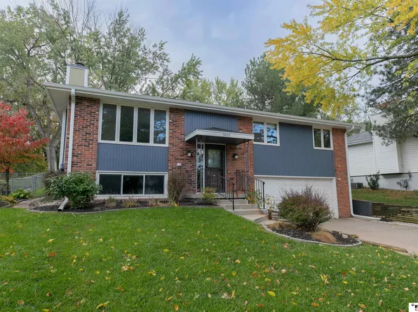 5615 Dogwood Dr, Lincoln, NE 68516