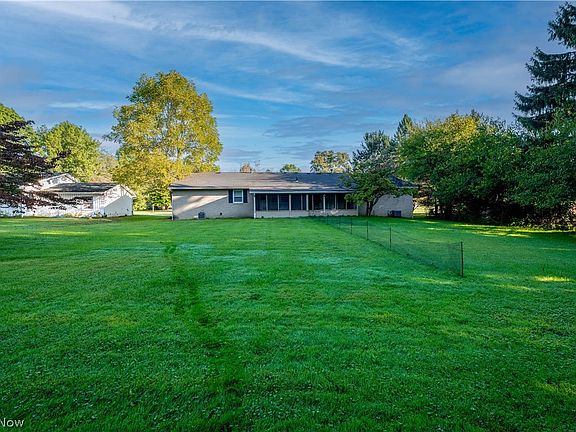 3rd image of 3575 Perry Dr NW