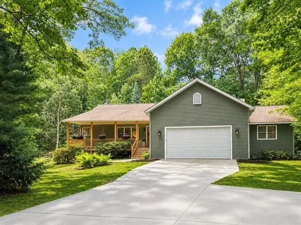6550 W Forest Edge Dr, Ludington, MI 49431