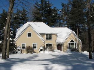 18 Timberwick Dr, Halfmoon, NY 12065