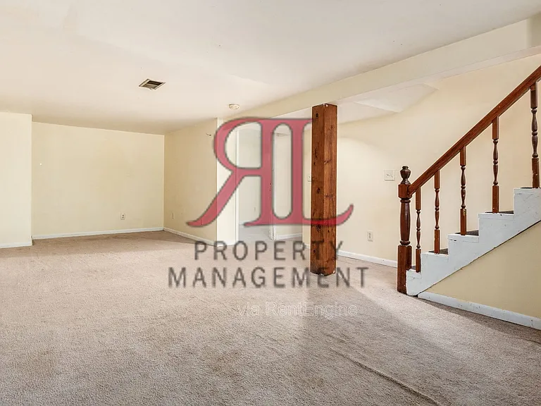 3400 Eisenhower Rd — Photo 28