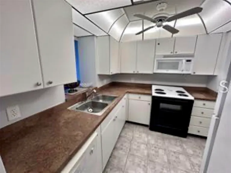 300 Woodette Dr #303 — Photo 13