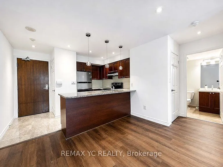 35 Hollywood Ave #216 — Photo 7