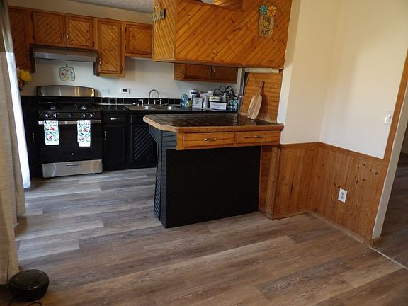 4th image of 21785 Golden Dr