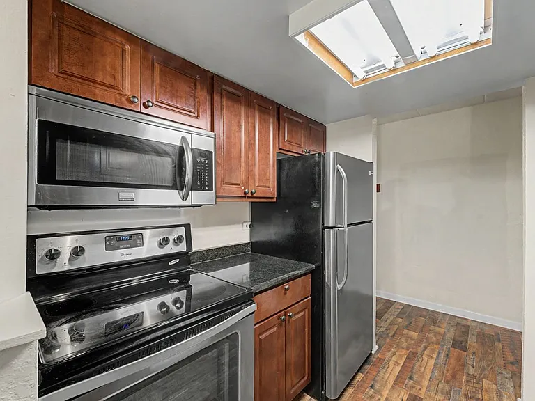 1 Renaissance Pl #1105 — Photo 13