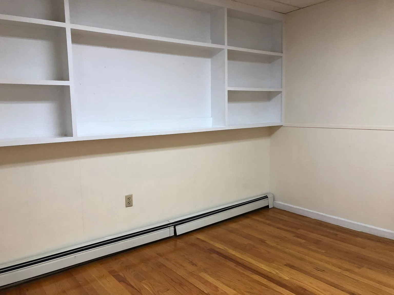 39 Newtonville Ave — Photo 2