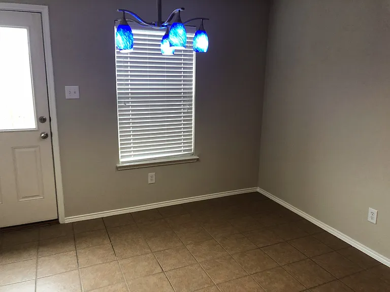 8115 York Beach Pl — Photo 7