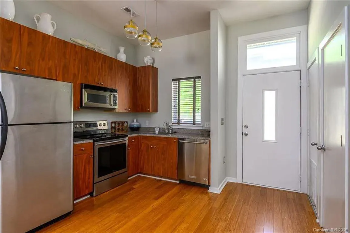 1 bed, 850 sqft, $1,488 — Photo 4