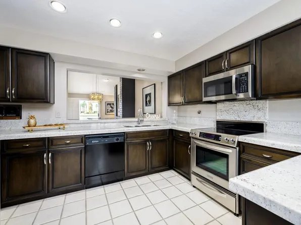 177 Desert Falls Cir, Palm Desert, CA 92211