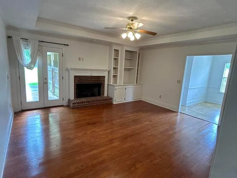204 Foxwood Cv — Photo 6