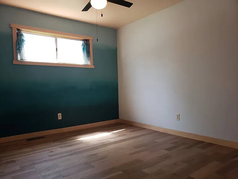 9712 N Shaw St — Photo 6