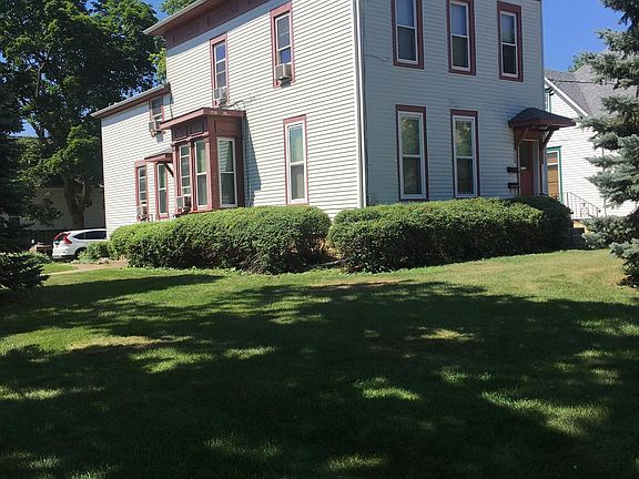 2nd image of 304 W Illinois St #B