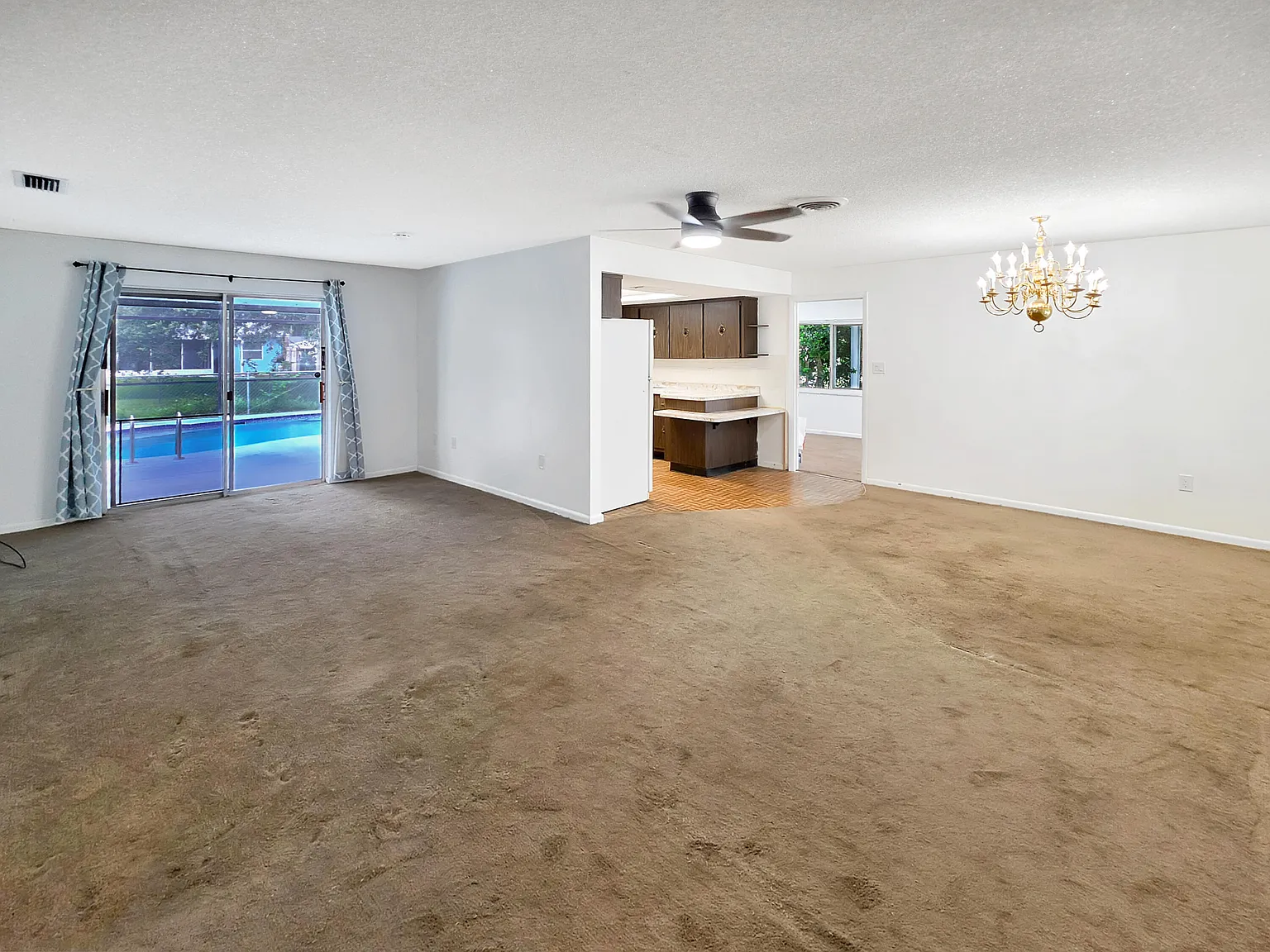 3 bed, 2.0 bath, 1401 sqft, $2,500 — Photo 4