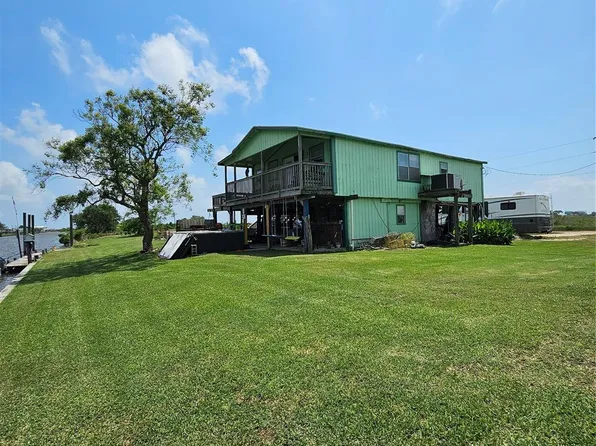 14545 Mariner St, Sargent, TX 77414