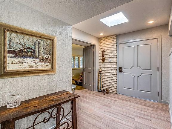 4th image of 612 Linda Ave