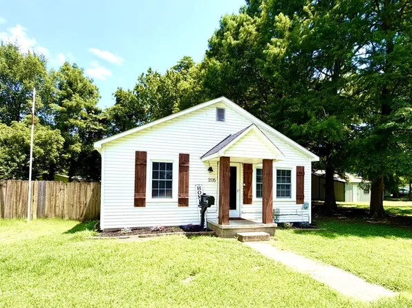 205 Cranford St, East Prairie, MO 63845