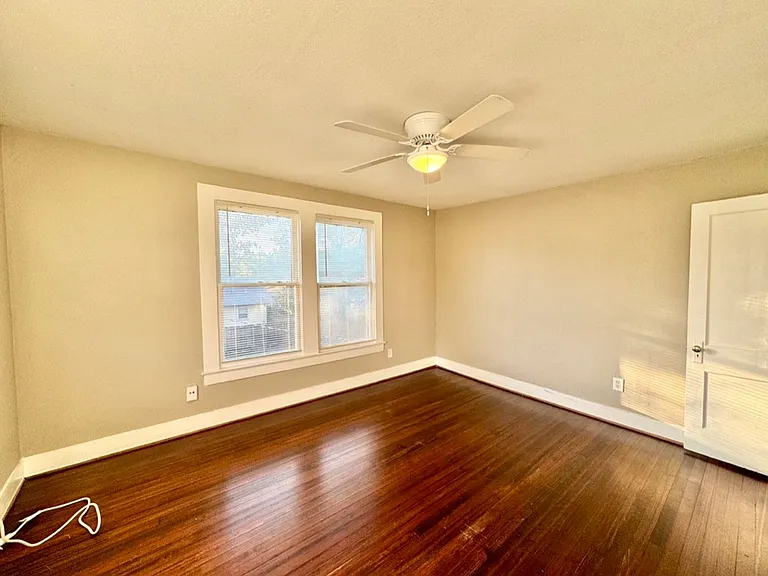 5738 Worth St — Photo 13