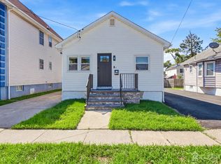 129 Pershing Ave, Iselin, NJ 08830