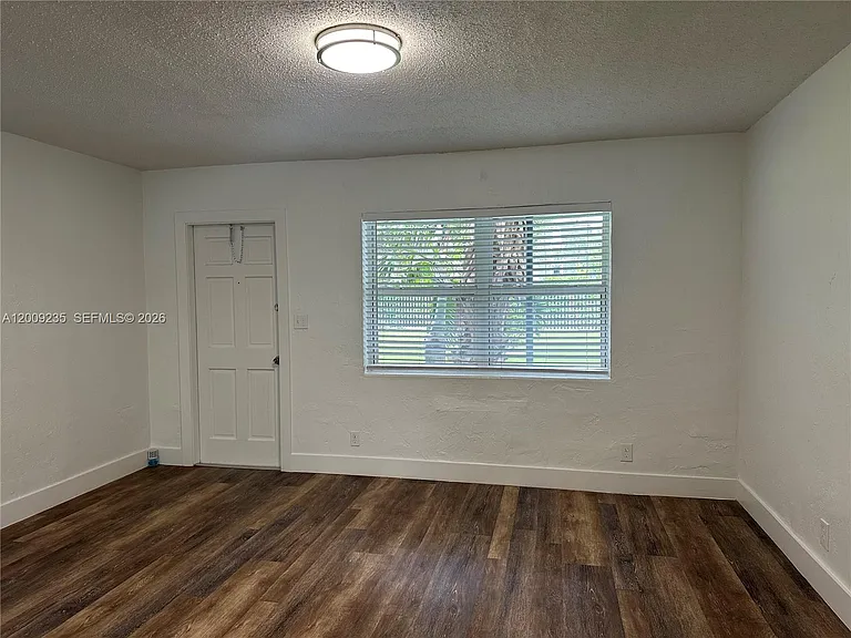 1821 Thomas St #5 — Photo 19