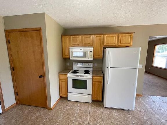 3rd image of 2710 W Colton Avenue