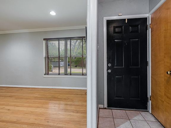 3rd image of 2216 Springhill St