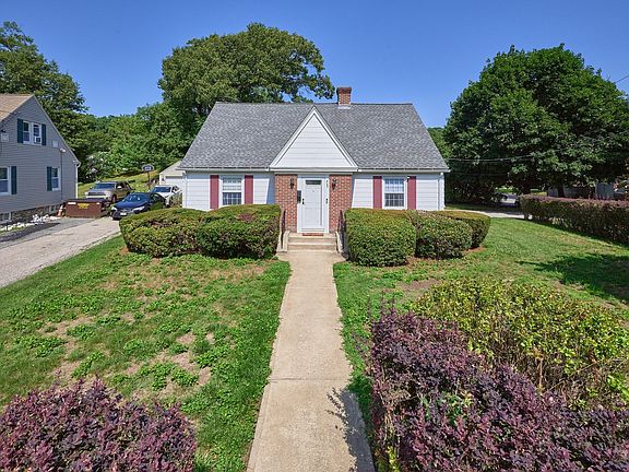 3rd image of 422 Mill St