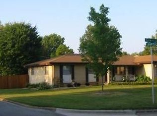 1542 E Glenwood St, Springfield, MO 65804