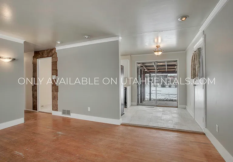 961 S 190 W — Photo 7
