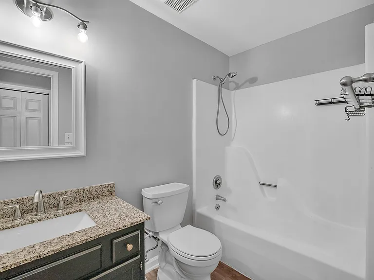 Farm Lake Dr SW — Photo 8