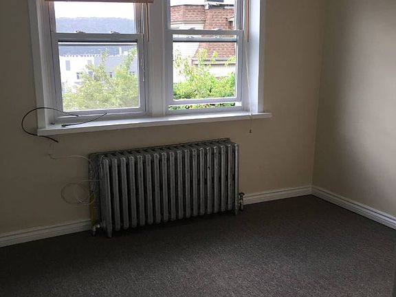 5th image of 63 Hawthorne Ave Floor 1
