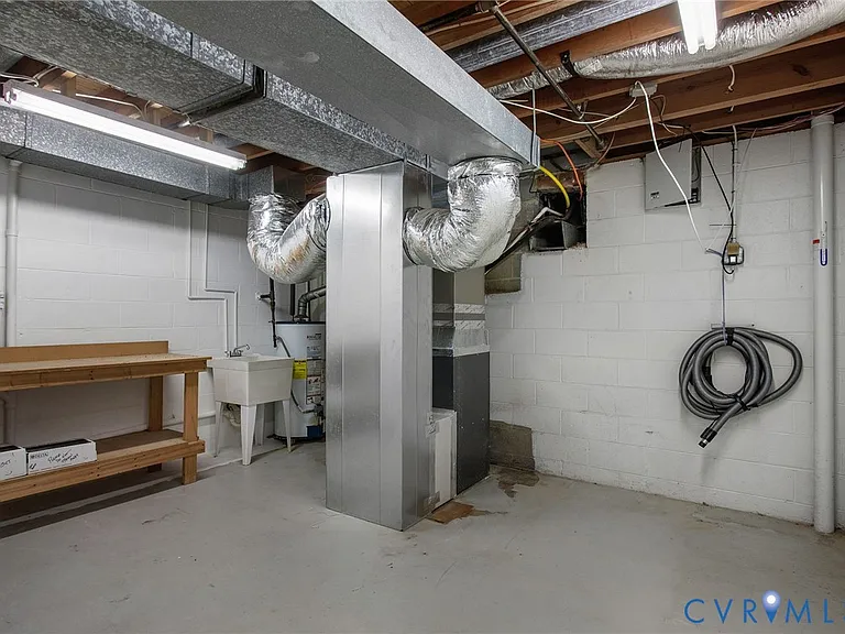 9900 Kingsbridge Rd — Photo 35