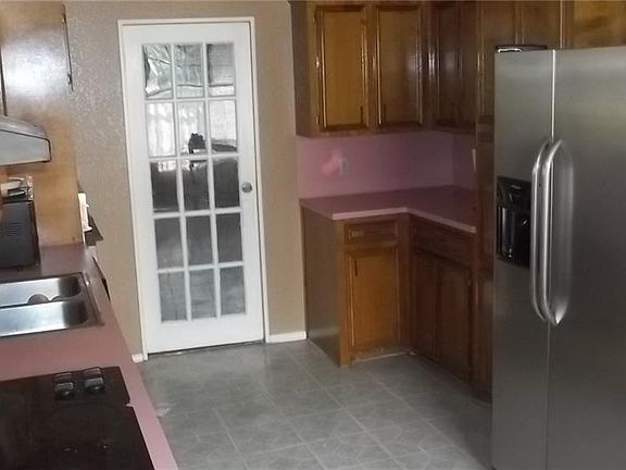 4th image of 821 Galveston Ave