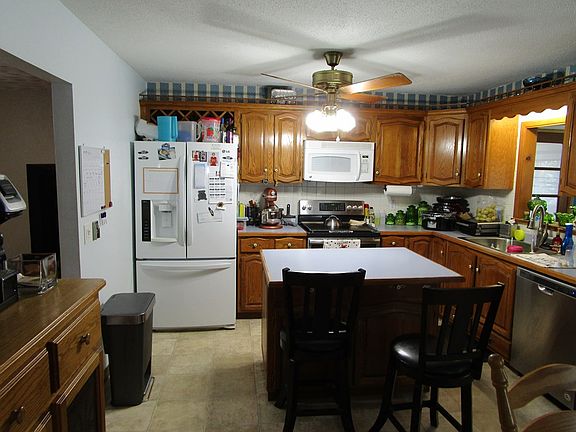 5th image of 705 Meadow Ln