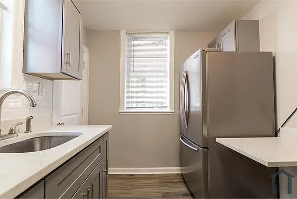 3 bed, 1021 sqft, $1,450 — Photo 1