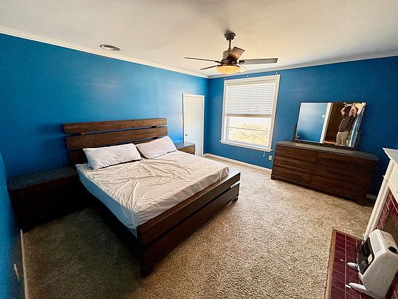 MASTER BEDROOM WITH HUGE WALKIN CLOSET