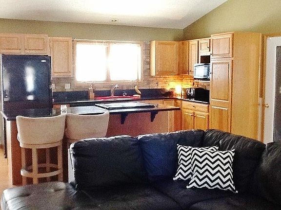 5th image of 100 E Lilley Ave