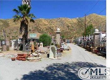 2nd image of 17453 Sierra Hwy