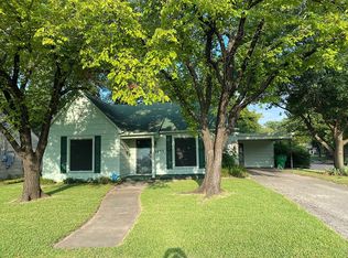 1031 Ritchey St, Gainesville, TX 76240