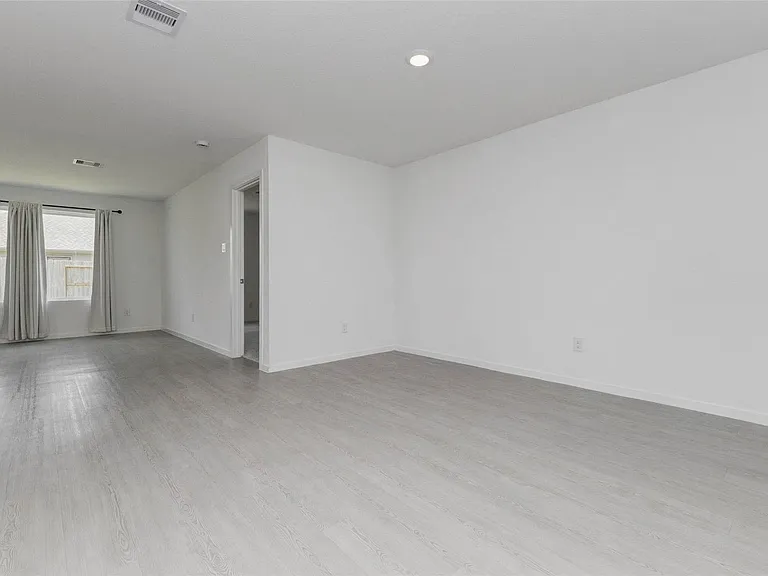 1631 Country View Dr — Photo 6