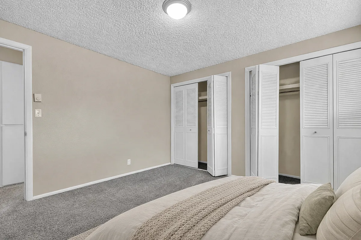 Building Photo - Medallion Townhomes