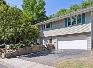 4748 Hampton Rd, Mound, MN 55364