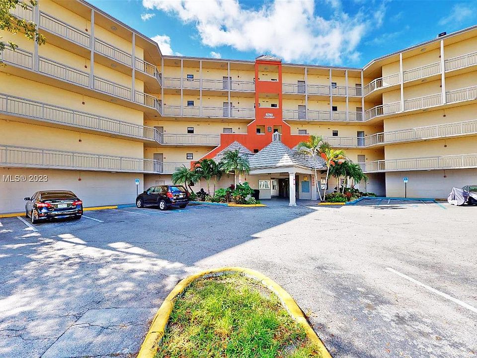 1st image of 8290 Lake Dr APT 216
